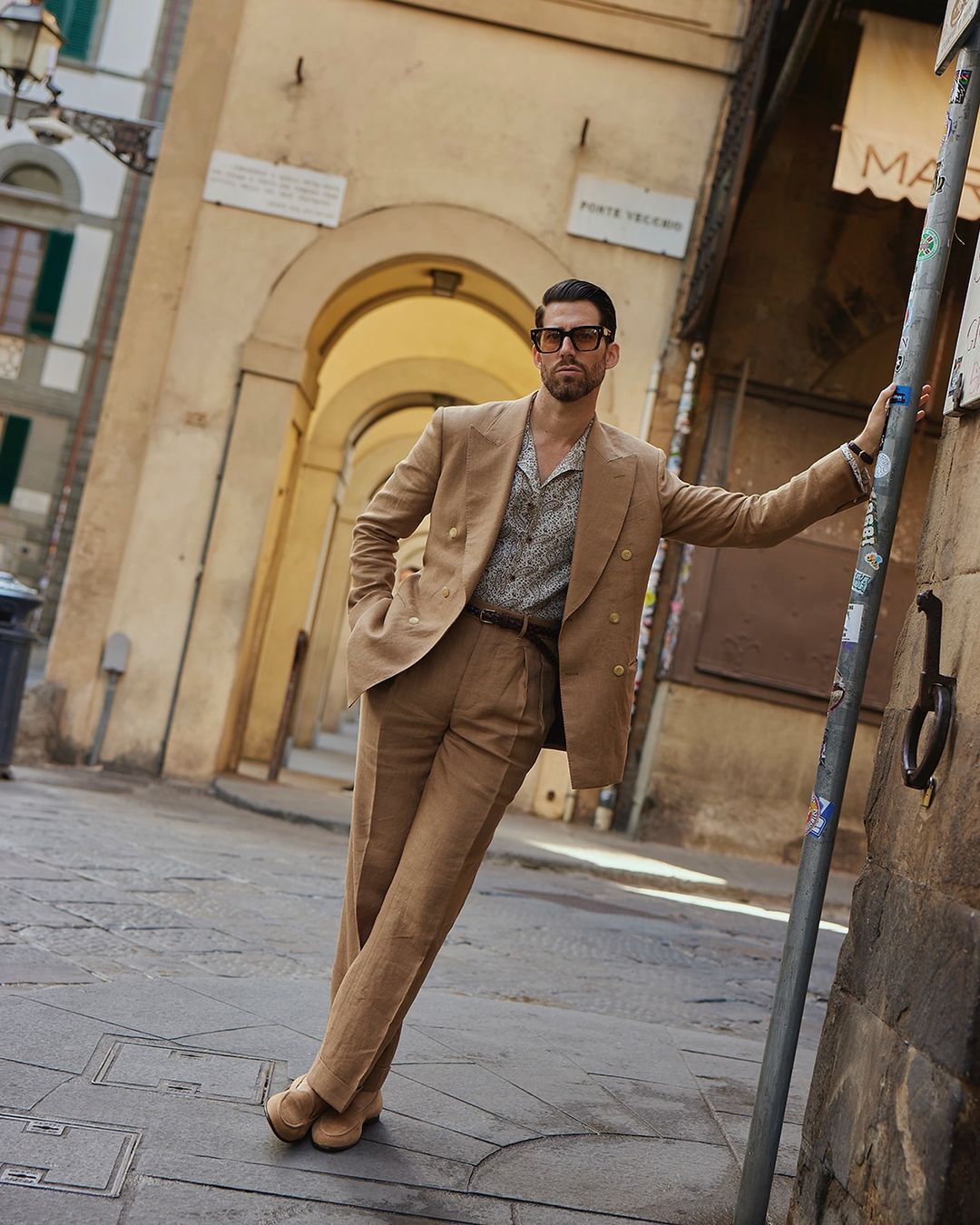 Camp Collar Shirt in Linen Brown Printed Paisely - 4
